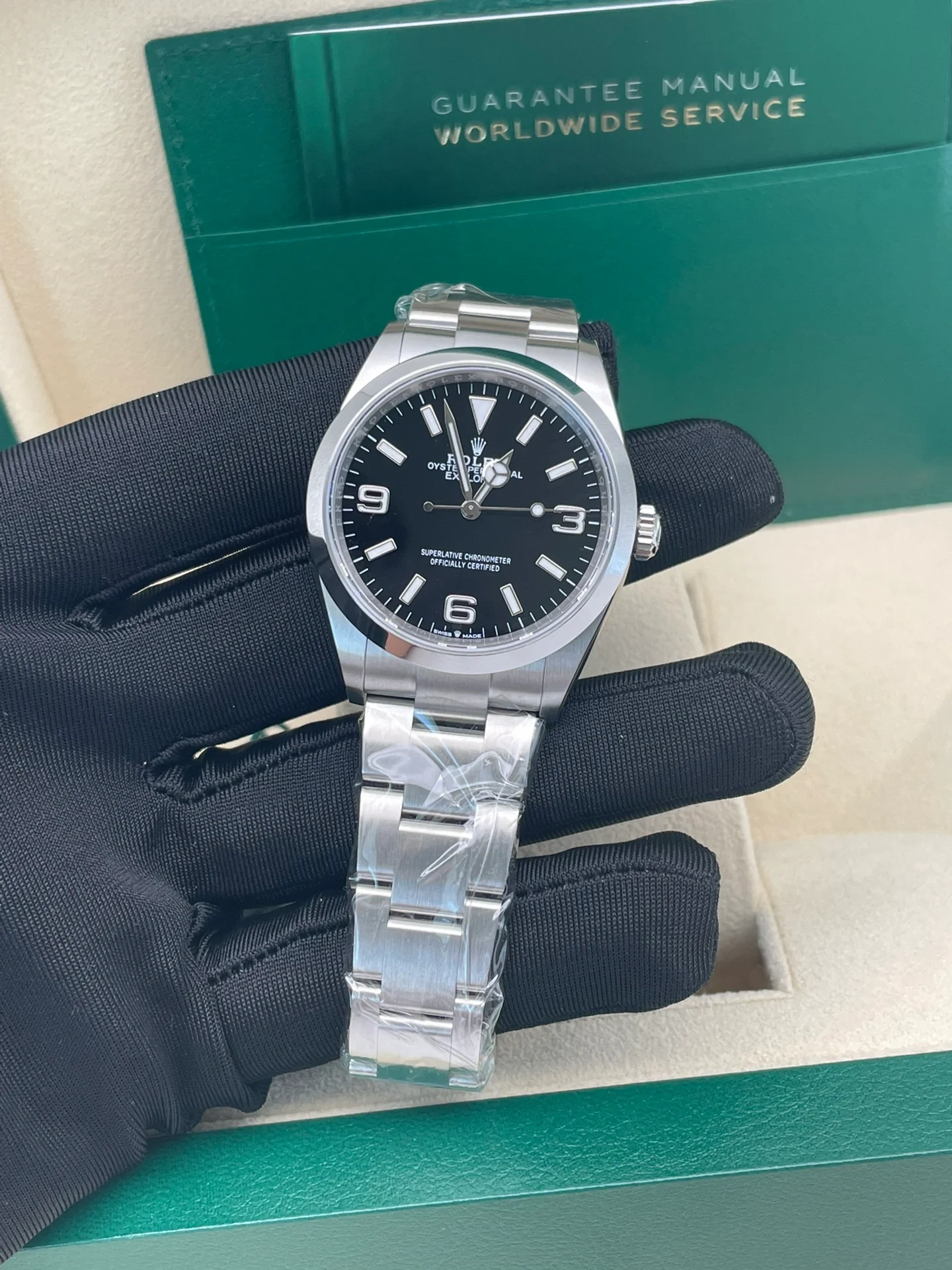 OYSTER PERPETUAL 124300 Series(Black dial) - Image 5
