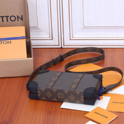 Alternative view of LV Soft Trunk Wallet