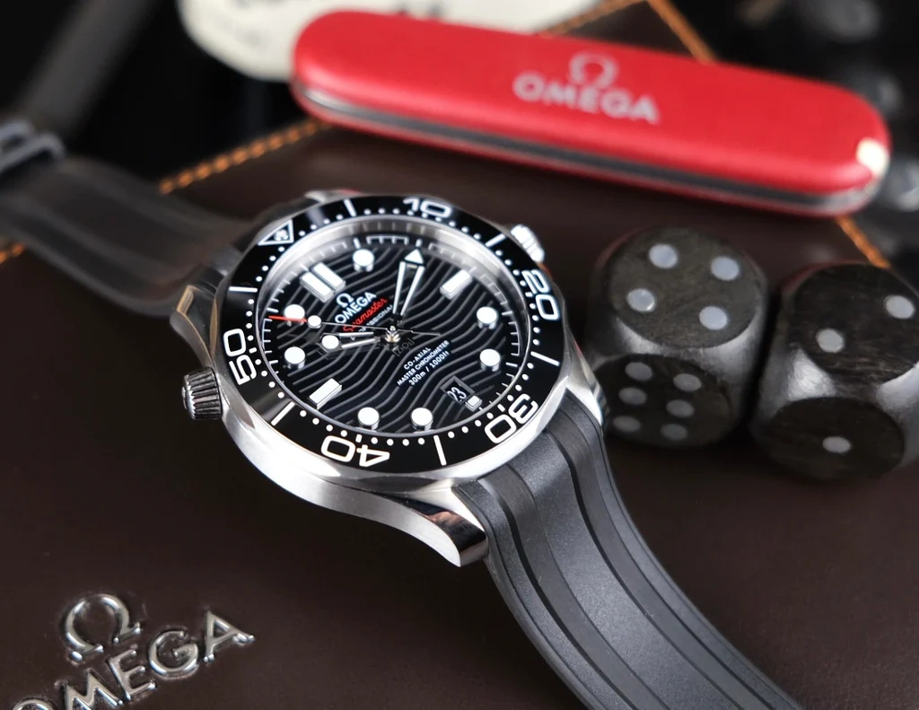 DIVER 300M CO‑AXIAL MASTER CHRONOMETER 42 MM - Image 3