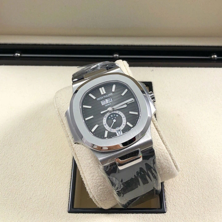 5726A - Patek Philippe NAUTILUS - Image 8
