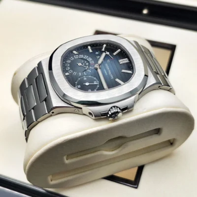 Alternative view of 5712/1A PATEK PHILIPPE- NAUTILUS(AAAAA-version)