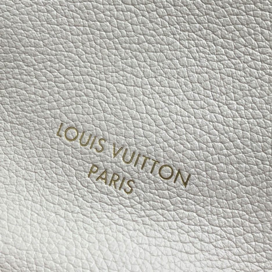 LV Low Key Hobo MM - Image 3