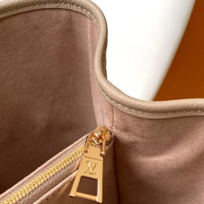 Alternative view of LV Babylone Tote PM