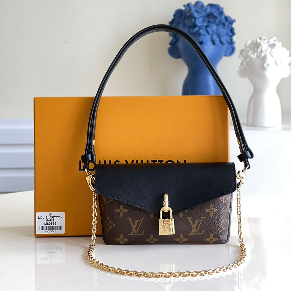 PADLOCK ON STRAP - Image 3