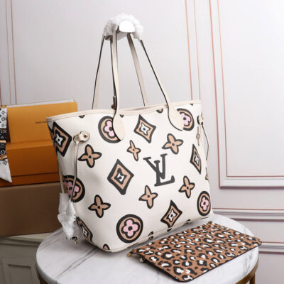 Alternative view of LV NEVERFULL MM