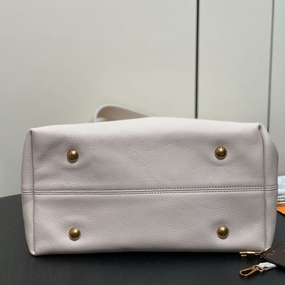 LV Low Key Hobo MM - Image 7