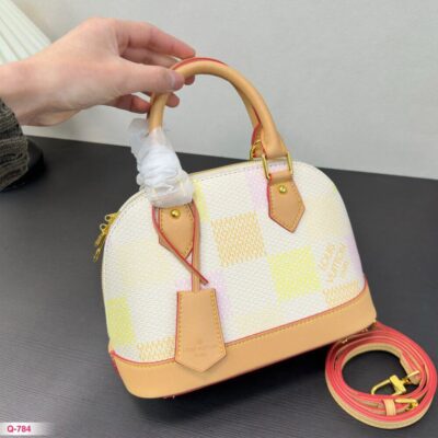 Alternative view of LV Alma BB