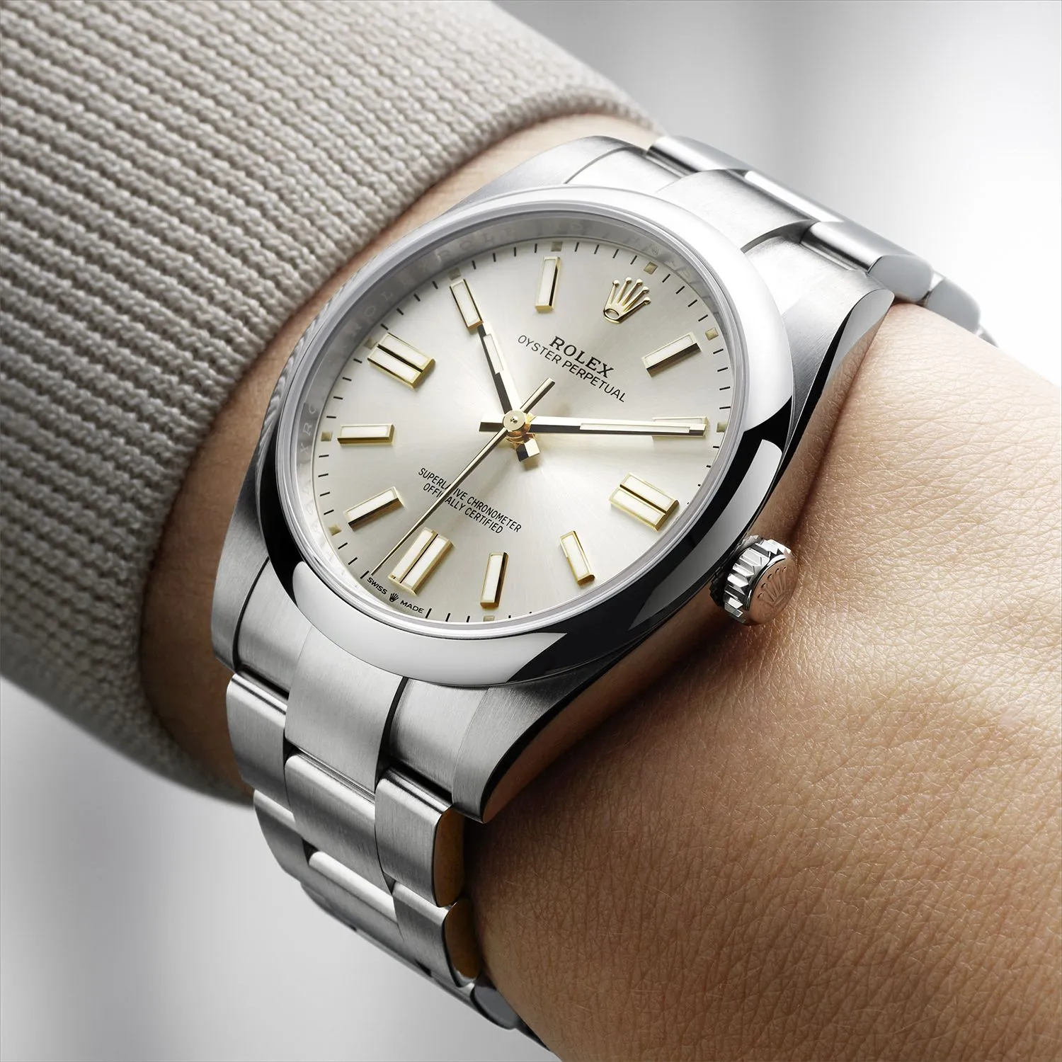 OYSTER PERPETUAL 124300 Series(Champagne gold) - Image 2