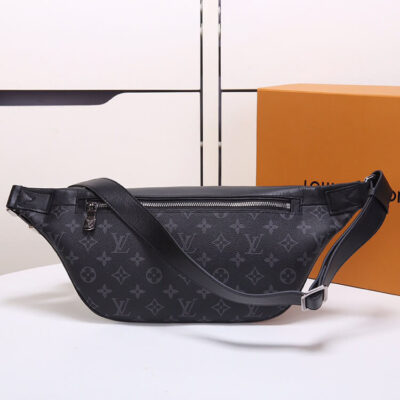 Alternative view of LV Discovery Bumbag