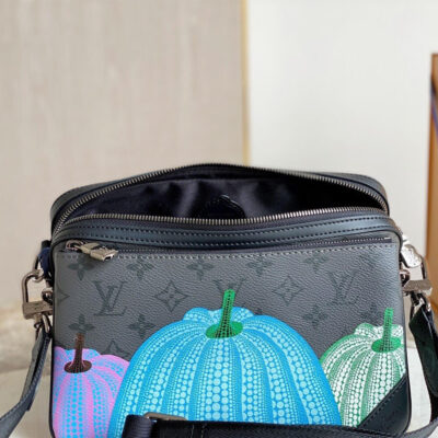 Alternative view of LV x YK Trio Messenger