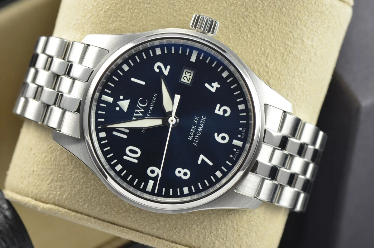 IWC pilot series IW328204 watch - Image 8