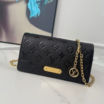Alternative view of LV Wallet On Chain Lily