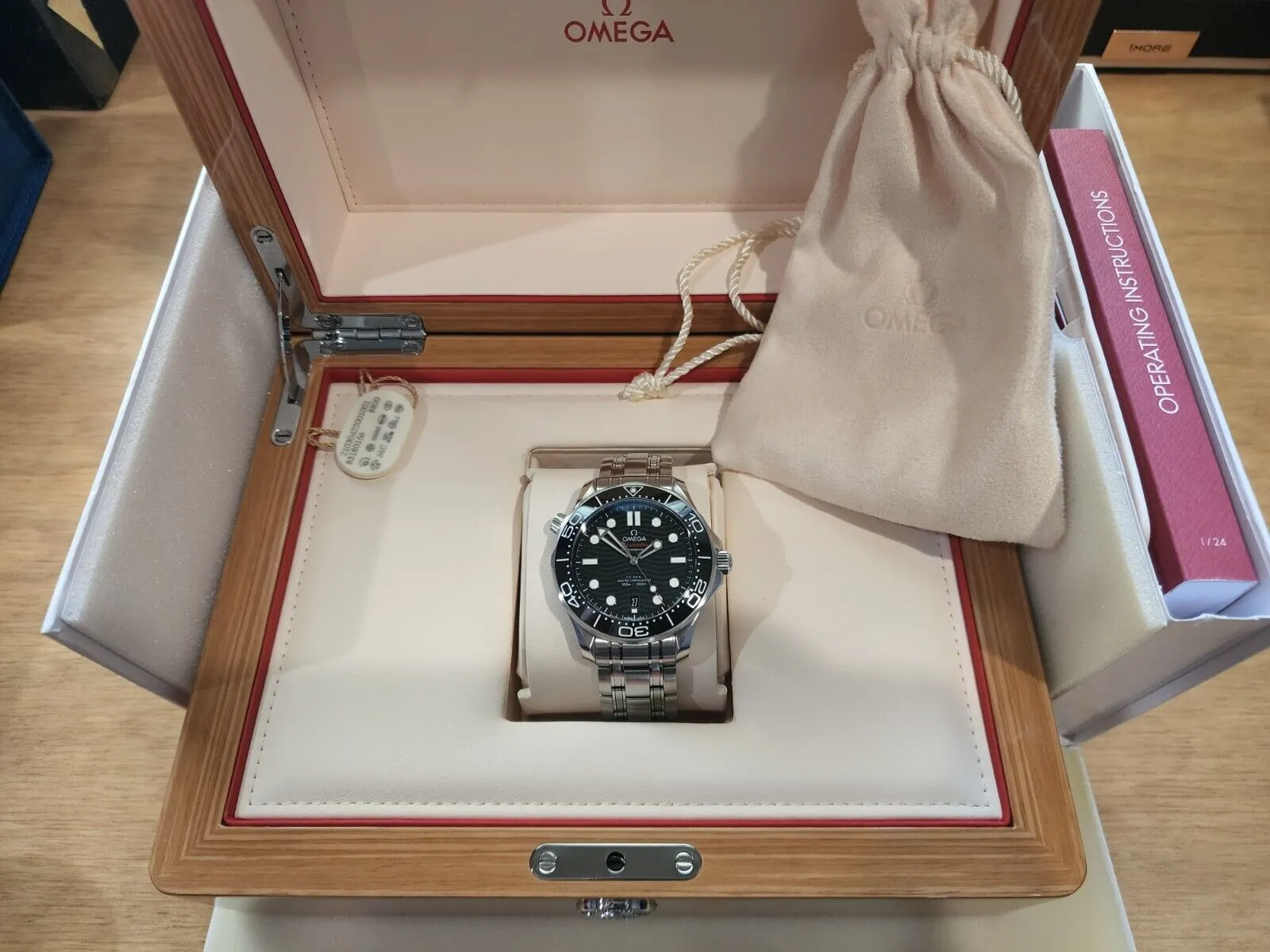 DIVER 300M CO‑AXIAL MASTER CHRONOMETER 42 MM - Image 8