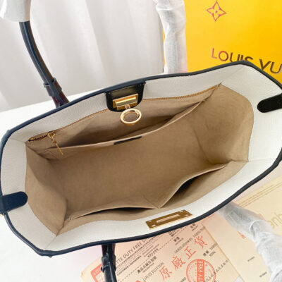 Alternative view of LV ON MY SIDE MM