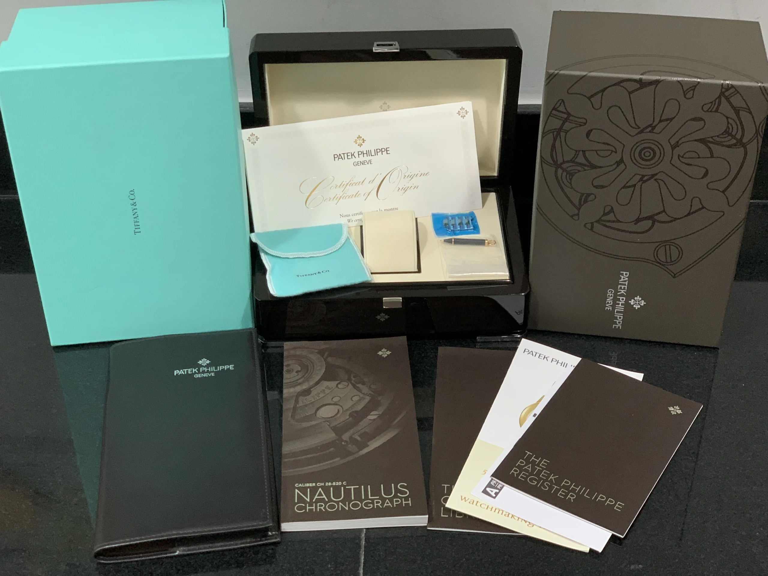 Patek Philippe (Commemorative Edition) NAUTILUS 5711/1A-018(AAAAA version) - Image 11