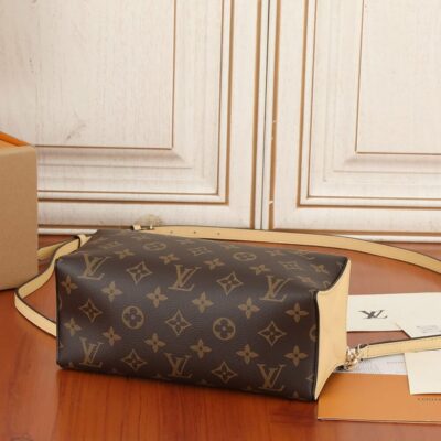 Alternative view of LV Bloom Pouch