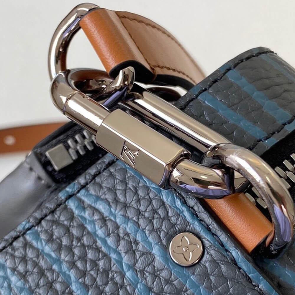Louis Vuitton VOLGA ON STRAP - Image 2