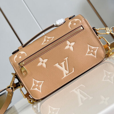 Alternative view of LV Pochette Metis East West