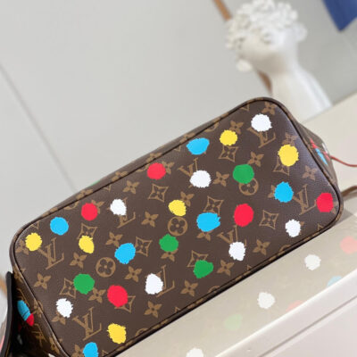 Alternative view of LV X YK NEVERFULL MM