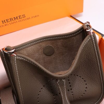 Alternative view of Hermes Evelyne 16