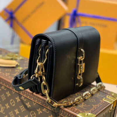 Alternative view of LV RENDEZ-VOUS