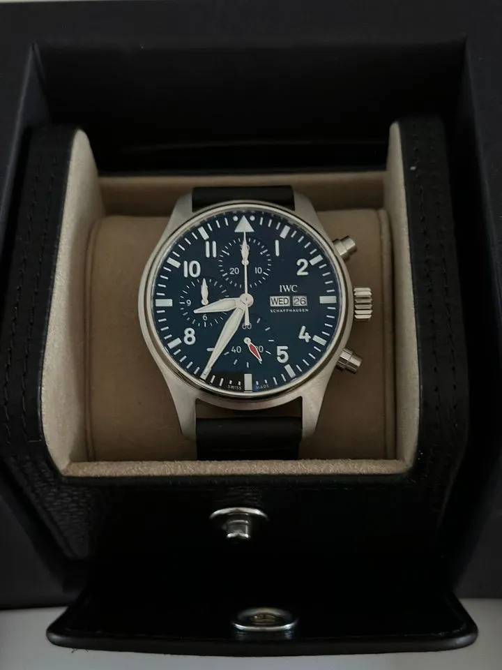 IWC pilot series IW378001 watch - Image 3