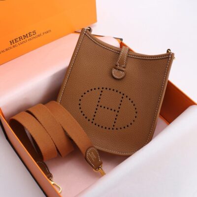 Alternative view of Hermes Evelyne 16