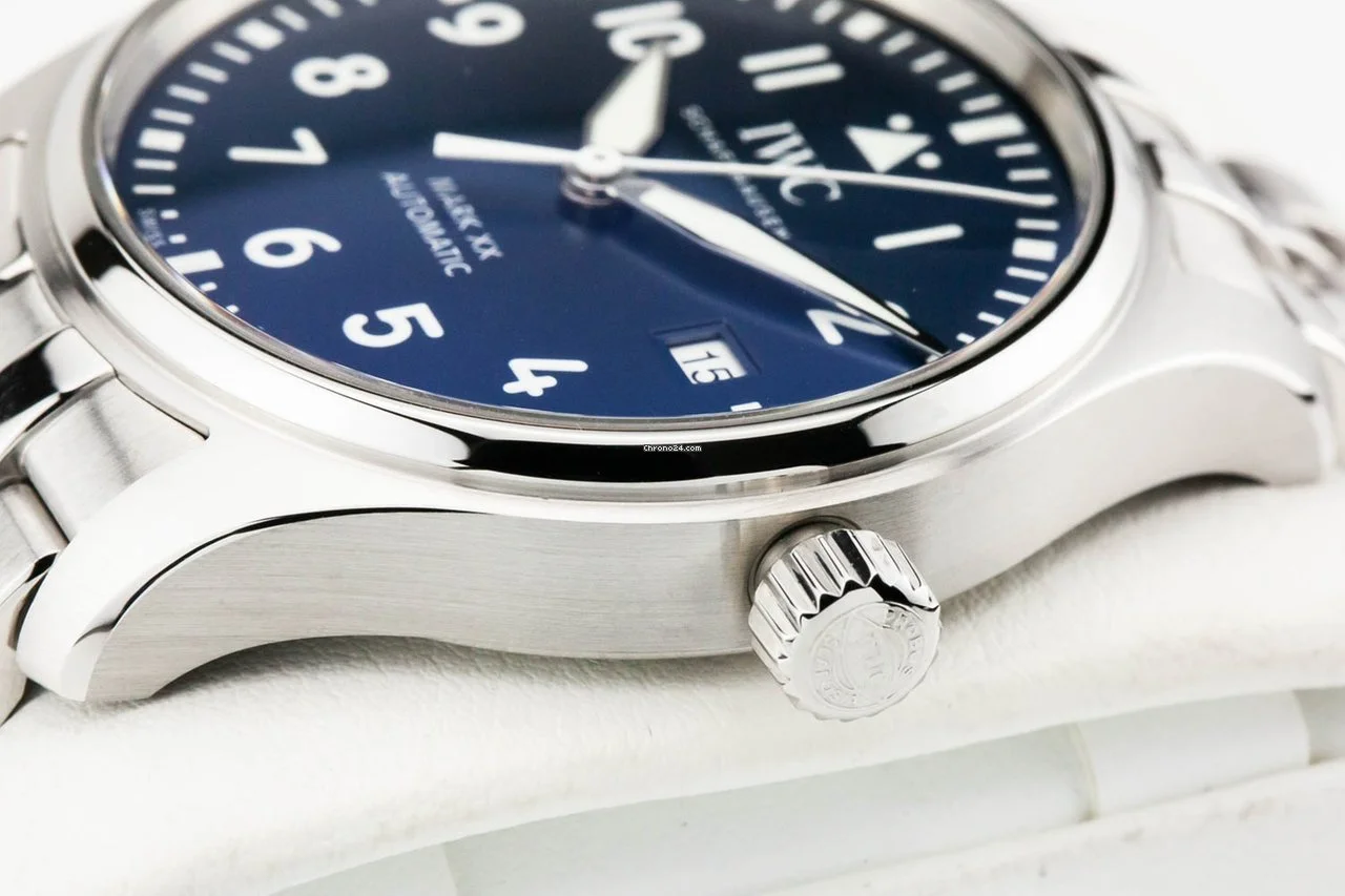 IWC pilot series IW328204 watch - Image 10