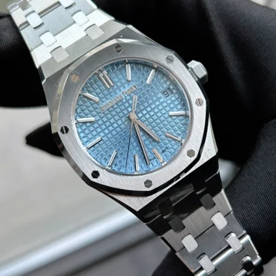Alternative view of ROYAL OAK SELFWINDING  50TH ANNIVERSARY  Ref. 15550ST.OO.13560(AAAAA version)