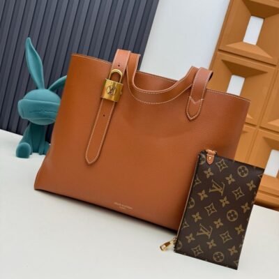 Alternative view of LV Low Key Cabas MM